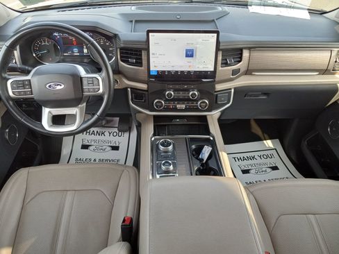 Used 2024 Ford Expedition Limited image 18
