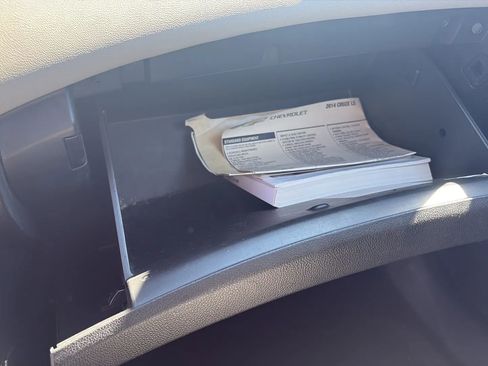 Used 2014 Chevrolet Cruze LS image 18