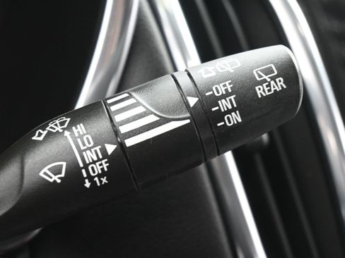 Used 2018 Chevrolet Equinox LT w/ Sun & Infotainment Package AWD/4WD image 32