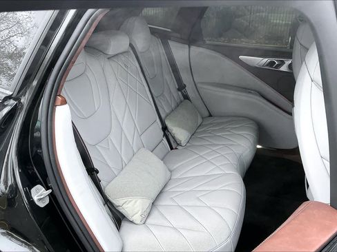 Used 2025 BMW XM image 28