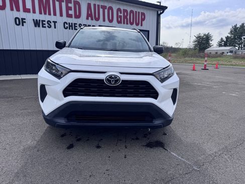 Used 2020 Toyota RAV4 LE FWD image 2