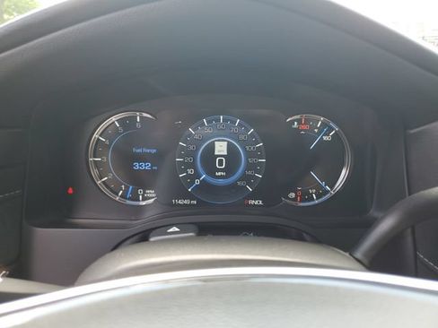 Used 2020 Cadillac Escalade Premium Luxury AWD/4WD image 24