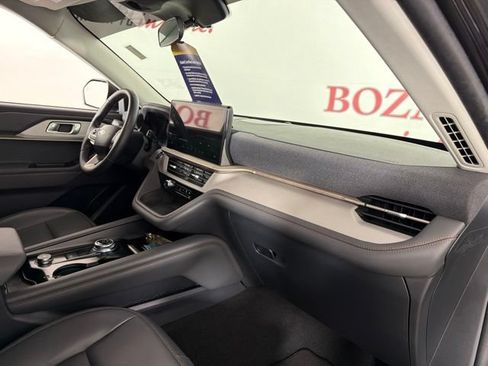 Certified 2025 Ford Explorer Active w/ Active Comfort Package RWD image 17