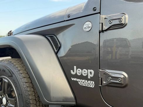 Used 2019 Jeep Wrangler Unlimited Sport S AWD/4WD image 30