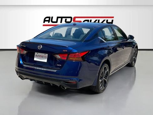 Used 2023 Nissan Altima 2.5 SR w/ SR Premium Package AWD/4WD image 7