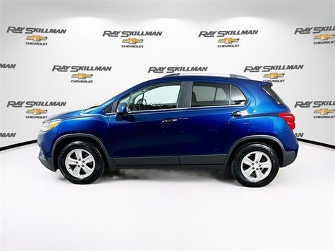 Used 2020 Chevrolet Trax LT w/ Driver Confidence Package image 4