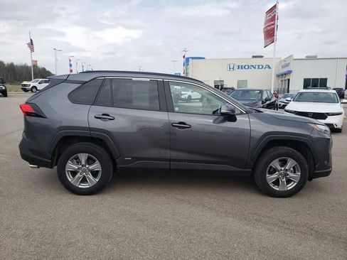 Used 2025 Toyota RAV4 XLE image 4