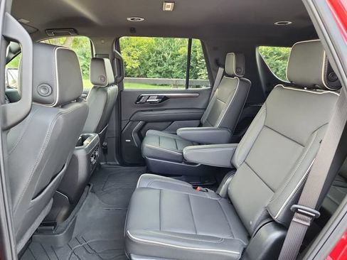 Used 2025 Chevrolet Tahoe Premier AWD/4WD image 25