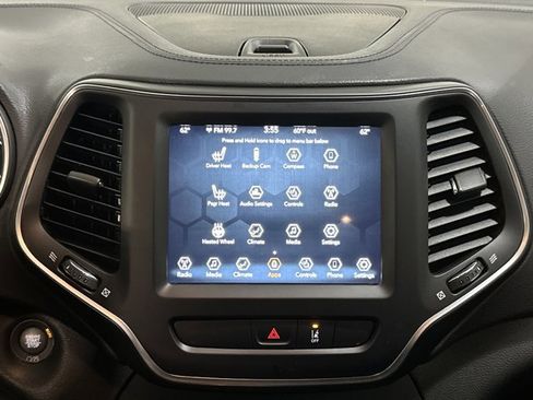 Used 2022 Jeep Cherokee Latitude Lux w/ Mopar Interior Package image 31