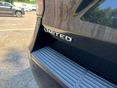 Used 2021 Ford Expedition Limited AWD/4WD image 18