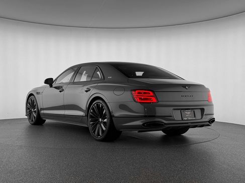 Used 2025 Bentley Flying Spur Plug-In Hybrid AWD/4WD image 3