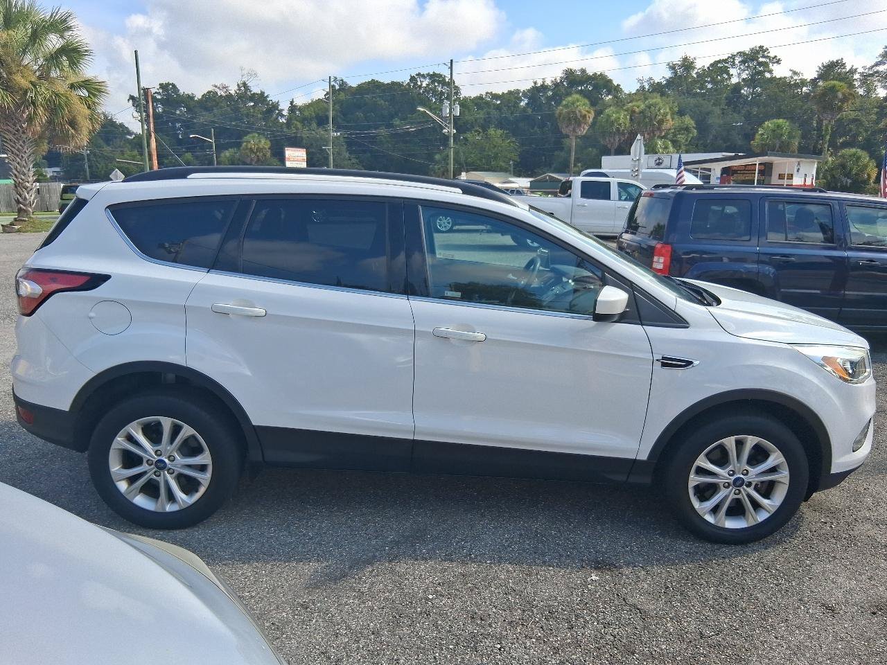 Used 2018 Ford Escape SE AWD/4WD image 6