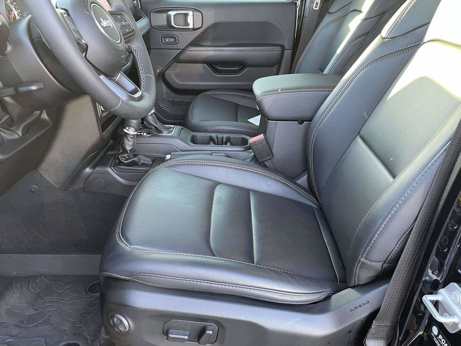 Certified 2026 Jeep Gladiator Sport AWD/4WD image 19