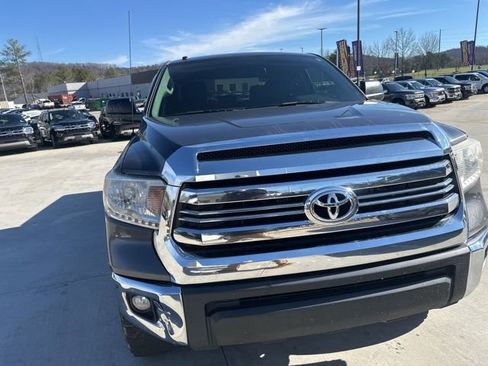 Used 2017 Toyota Tundra SR5 image 5