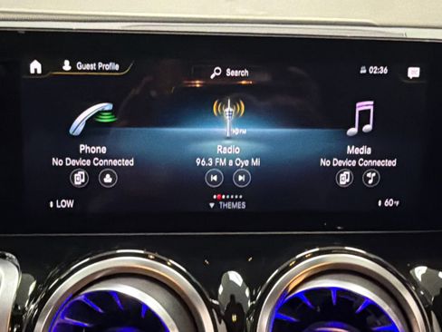 Used 2023 Mercedes-Benz GLB 250 image 34