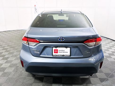 Certified 2025 Toyota Corolla LE FWD image 4