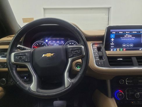 Used 2021 Chevrolet Suburban Premier w/ Premium Package image 22