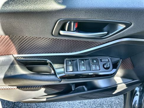 Used 2019 Toyota C-HR Limited image 23