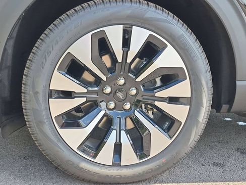 New 2026 Ford Explorer Platinum w/ LUX Leather Package AWD/4WD image 24