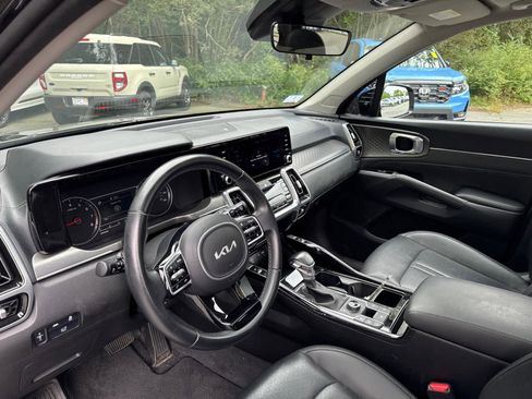 Used 2022 Kia Sorento SX image 13