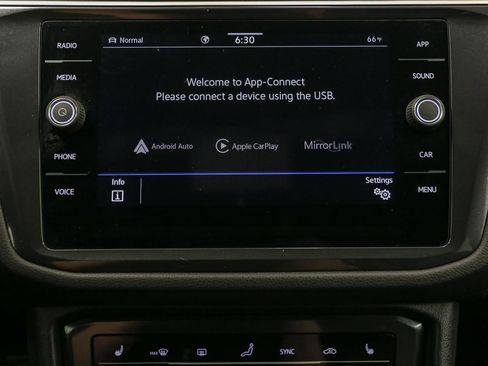 Certified 2023 Volkswagen Tiguan SE R-Line AWD/4WD image 33