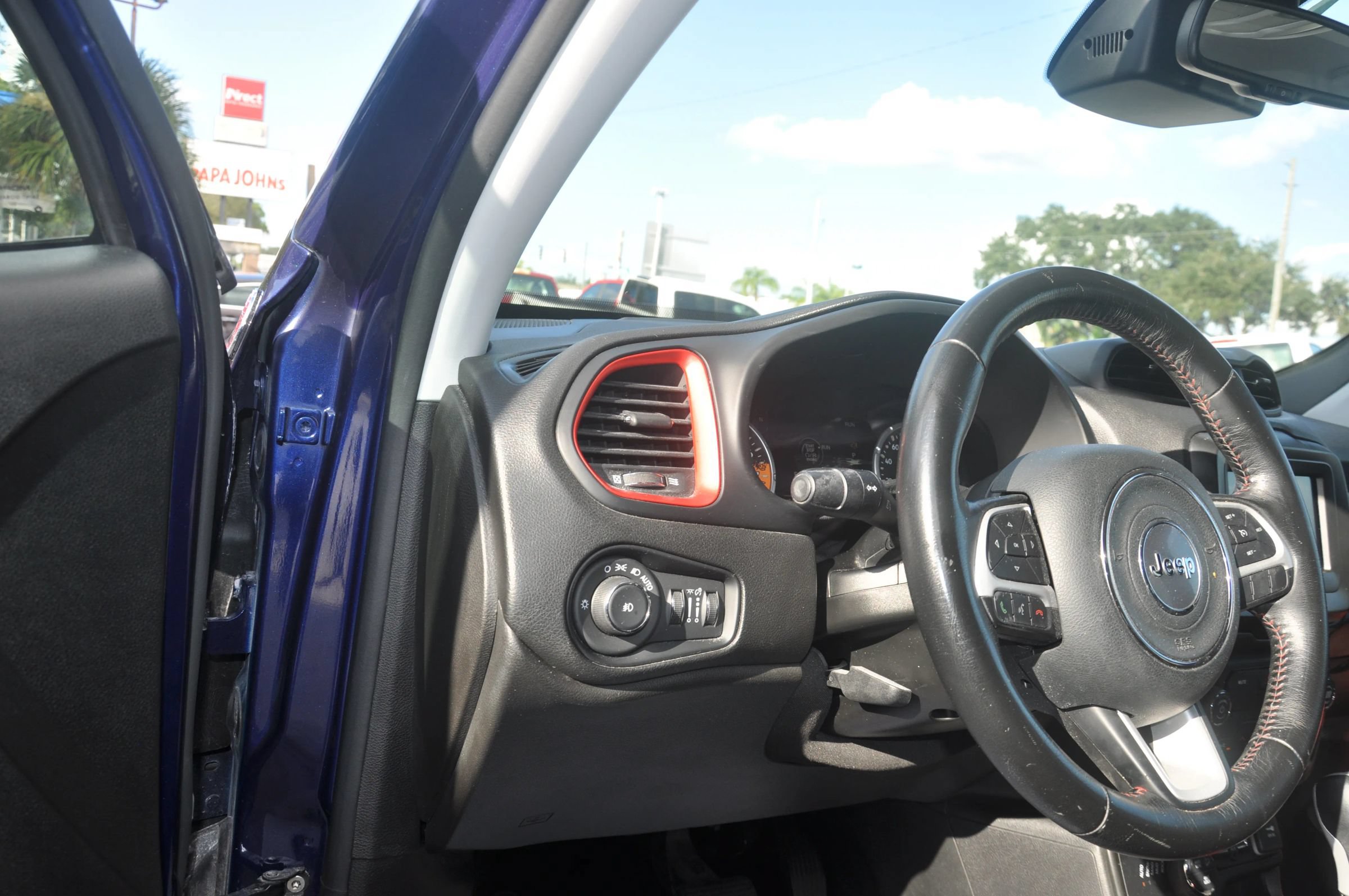 Used 2018 Jeep Renegade Trailhawk w/ Popular Equipment Group AWD/4WD image 30