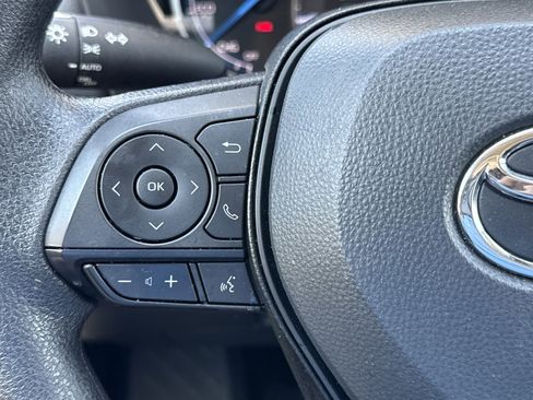 Used 2025 Toyota RAV4 XLE image 20