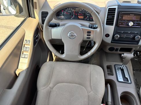 Used 2009 Nissan Frontier SE w/ SE Value Truck Pkg RWD image 13