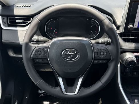Used 2025 Toyota RAV4 XLE Premium AWD/4WD image 15
