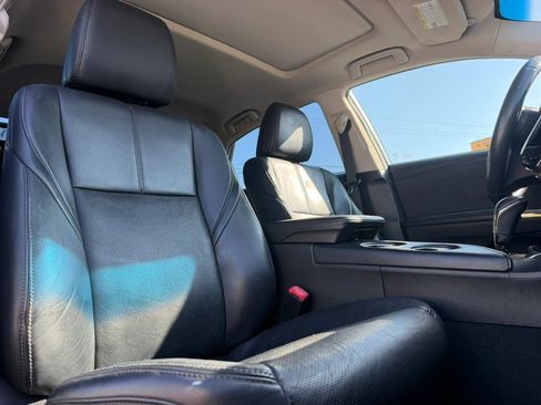 Used 2013 Toyota Avalon Limited w/ Technology Pkg FWD image 16