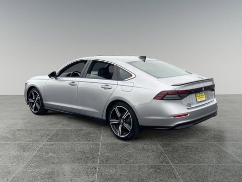 Used 2024 Honda Accord Sport image 3