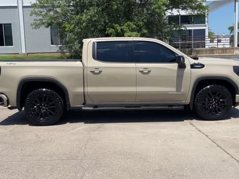 Used 2022 GMC Sierra 1500 Elevation w/ Elevation Premium Package AWD/4WD image 9