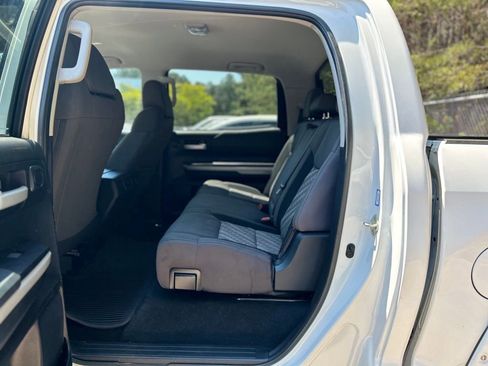 Used 2018 Toyota Tundra SR5 w/ SR5 Upgrade Package image 10