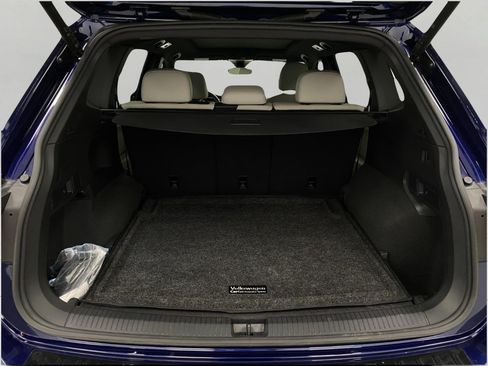 Certified 2024 Volkswagen Tiguan SEL R-Line AWD/4WD image 5