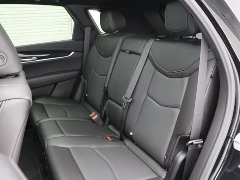 Used 2025 Cadillac XT5 Premium Luxury image 12