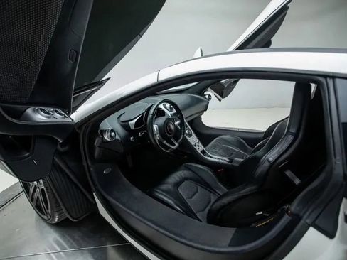 Used 2012 McLaren MP4-12C Coupe RWD image 13