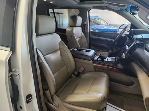 Used 2019 Chevrolet Suburban Premier image 23