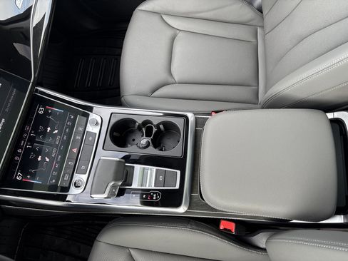 Certified 2025 Audi Q7 3.0T Premium Plus w/ Premium Plus Package image 9