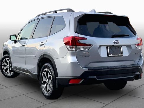 Used 2020 Subaru Forester Premium AWD/4WD image 12