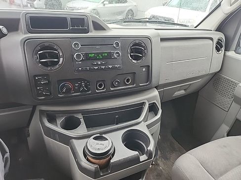 Used 2013 Ford E-350 and Econoline 350 XLT RWD image 13