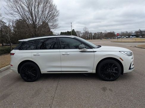 Used 2023 Lincoln Corsair Reserve w/ Equipment Group 202A image 7