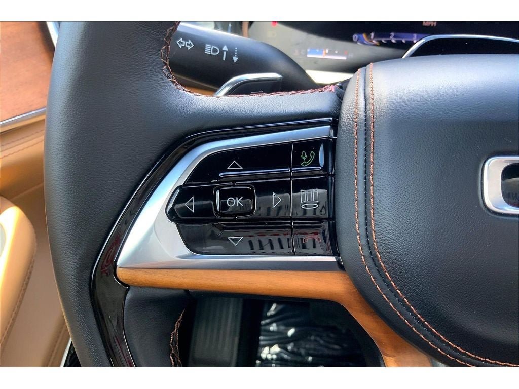 Used 2025 Jeep Grand Cherokee L Summit AWD/4WD image 20