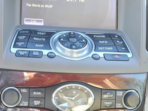 Used 2011 INFINITI G37 Journey w/ Premium Pkg image 26