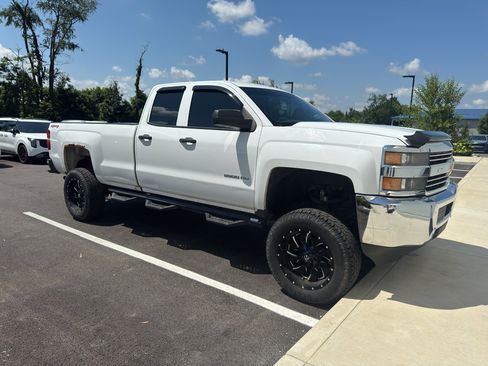 Used 2015 Chevrolet Silverado 2500 W/T AWD/4WD image 5