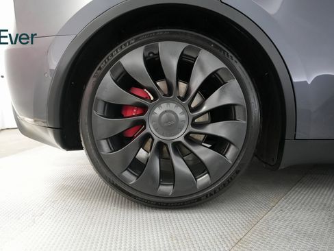 Used 2022 Tesla Model Y Performance image 18