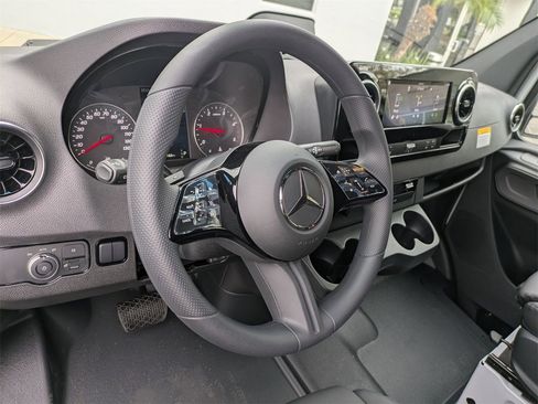 New 2025 Mercedes-Benz Sprinter 2500 image 5