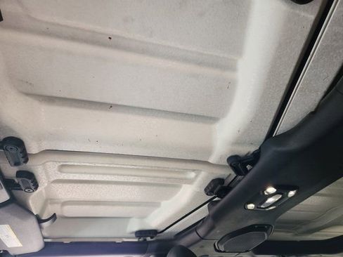 Used 2019 Jeep Wrangler Unlimited Sahara image 26