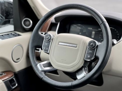 Used 2016 Land Rover Range Rover HSE image 32