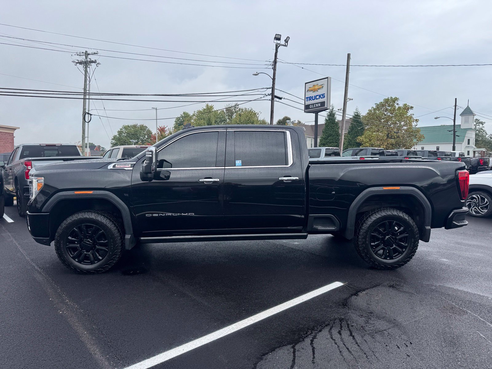 Used 2021 GMC Sierra 2500 Denali w/ Denali Black Diamond Edition AWD/4WD image 3