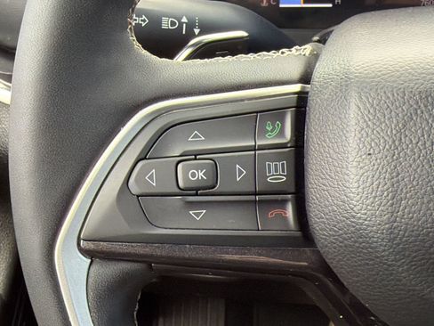 Used 2023 Jeep Grand Cherokee L Laredo RWD image 18